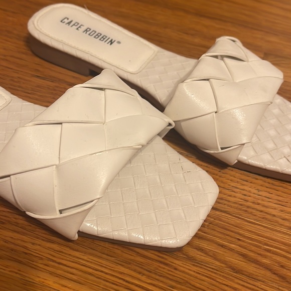 CAPE ROBBIN - WOMEN’S WHITE WOVEN SANDALS - SIZE 7 - Picture 6 of 8